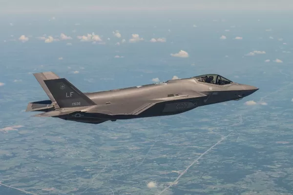 Perdieron su avión más caro: Washington pide ayuda a la gente