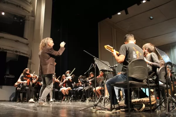 La Orquesta Chivo Valladares se presenta en Tecnópolis junto a 2500 jóvenes de todo el país