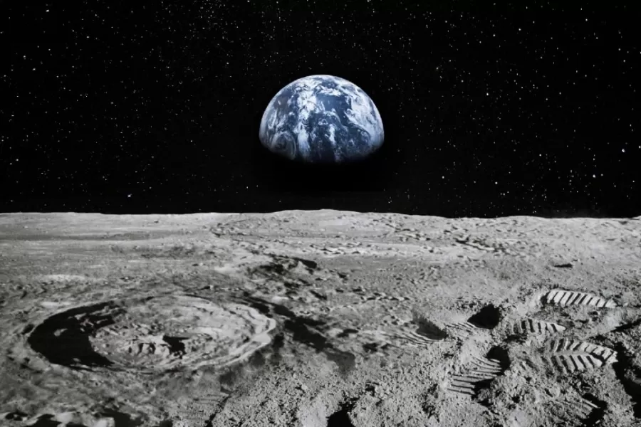 Según la NASA, la Tierra y el Sol serían los responsables del agua en la Luna: los motivos.