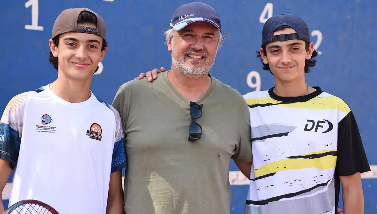PURA PASIÓN POR EL TENIS. Diego Nadal junto a sus hijos Rafael y Antonio, quienes competirán en el Lawn Tennis.