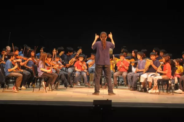 La Orquesta Chivo Valladares partió rumbo a Tecnópolis