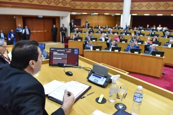 El oficialismo habló de garantizar la paz social en la aprobación de la ampliación presupuestaria