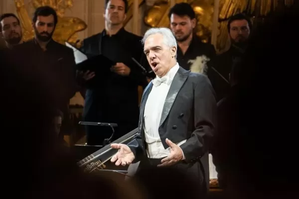 El barítono argentino Alejandro Meerapfel murió durante un concierto en Francia