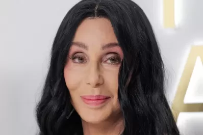 Los seis secretos de la vitalidad de Cher a los 77 años