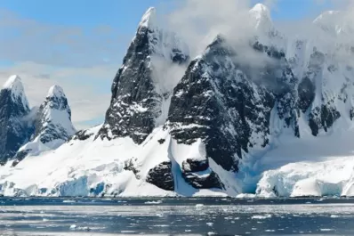 El hielo marino invernal en la Antártida toca un mínimo histórico