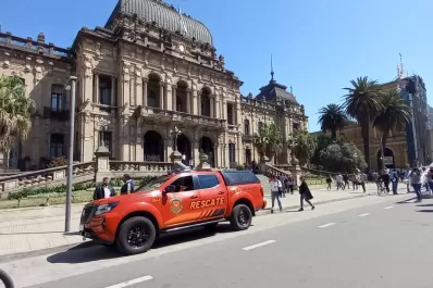 Tras una amenaza de bomba regresó la actividad a la Casa de Gobierno