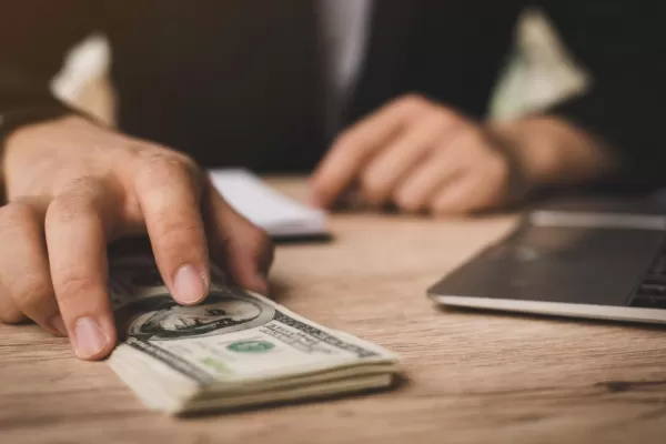 La pregunta del millón: ¿a cuánto escalaría el dólar a fin de año?