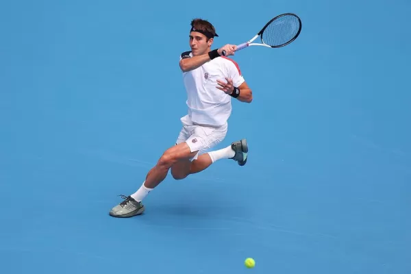 Tomás Etcheverry debutó con triunfo en Beijing