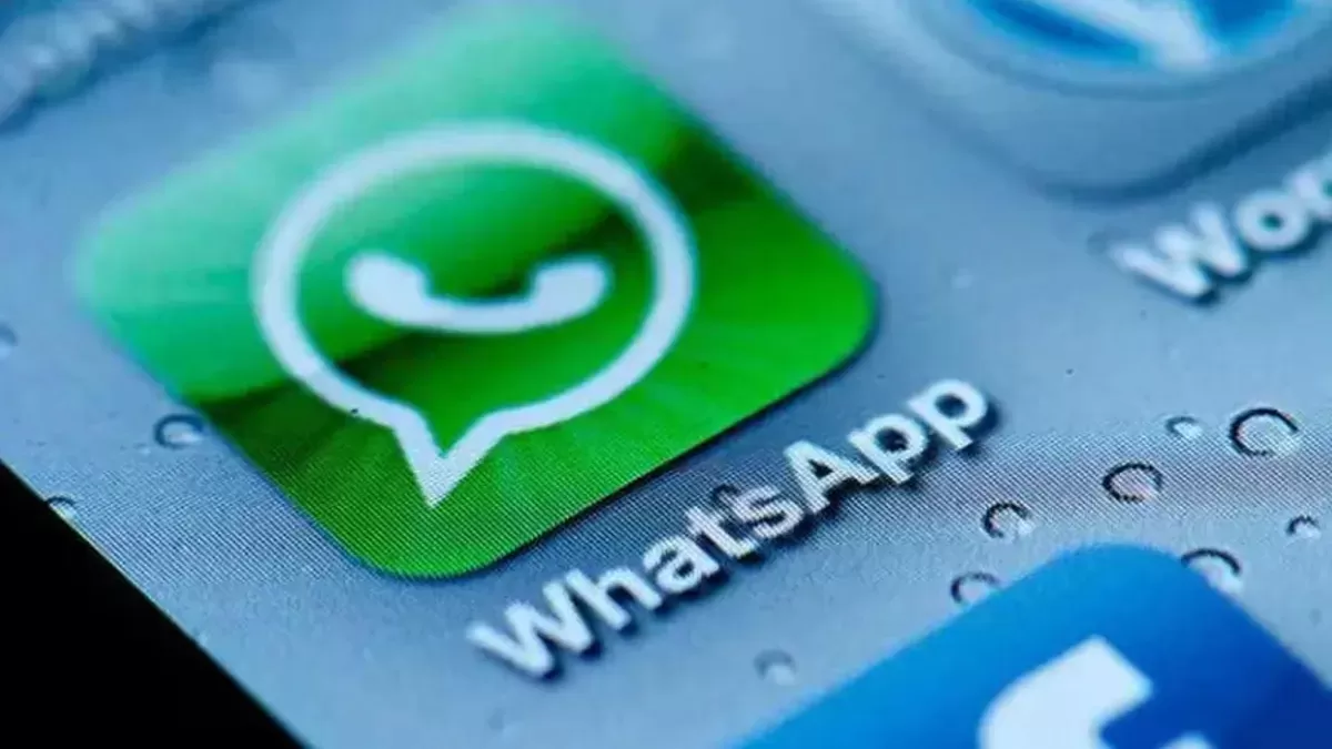 WhatsApp incorpora una tercera tilde azul: qué avisa y cómo funciona