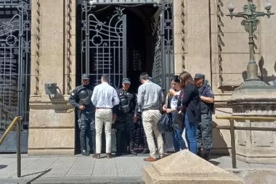 Desalojaron la Casa de Gobierno por una nueva amenaza de bomba