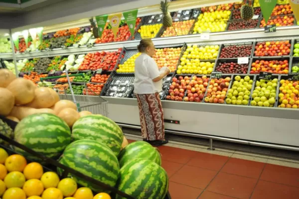 Septiembre será el segundo mes consecutivo con inflación de dos dígitos, según analistas