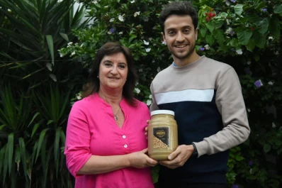 Son madre e hijo, y “trituraron” la covid con pasta de maní