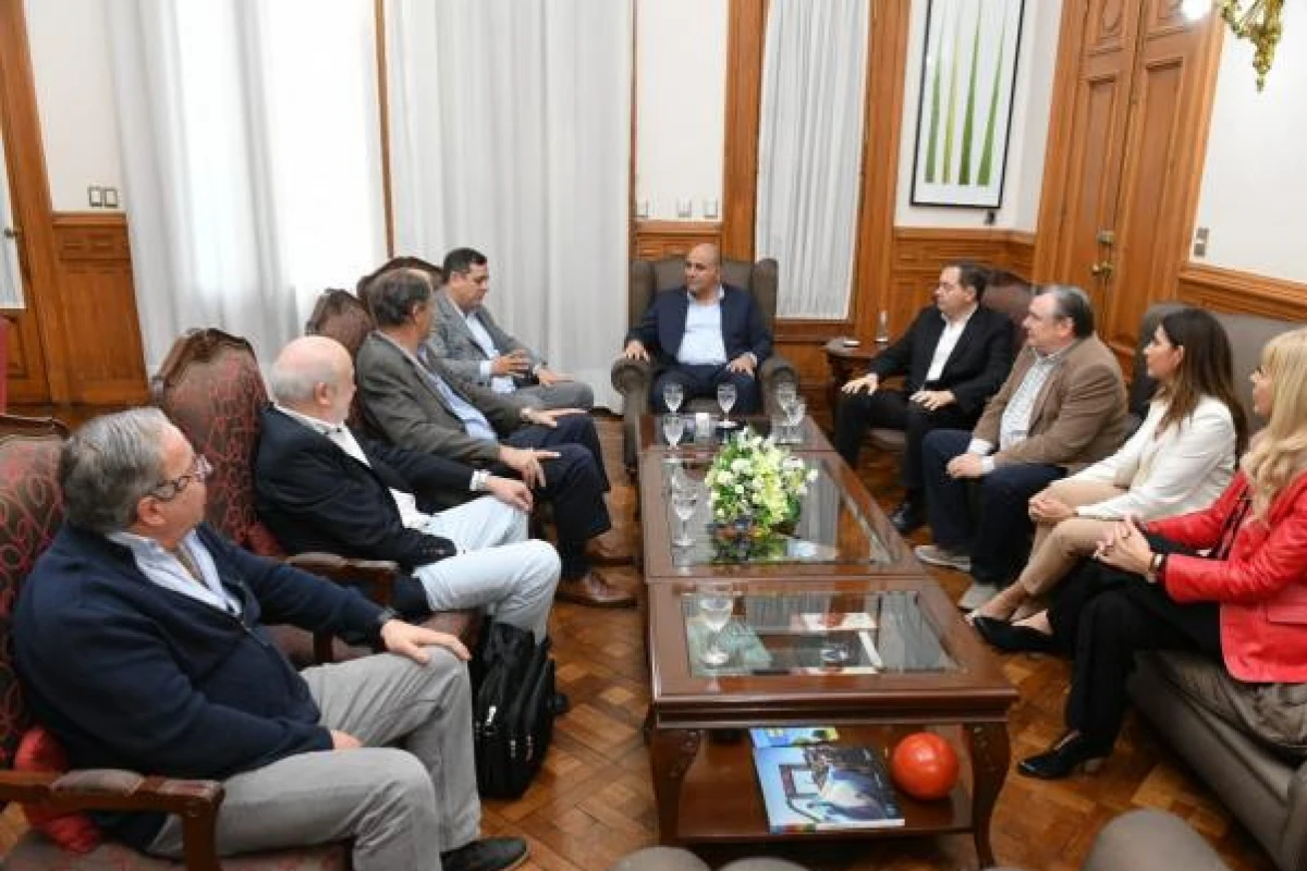 Reunión entre el gobernador y los empresarios. FOTO COMUNICACIÓN PÚBLICA