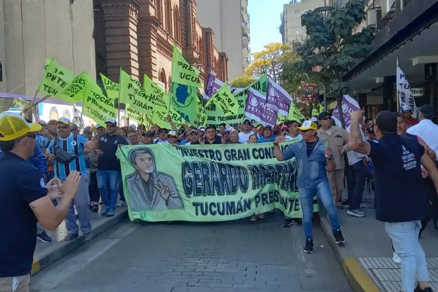 Movilización de la Uocra.