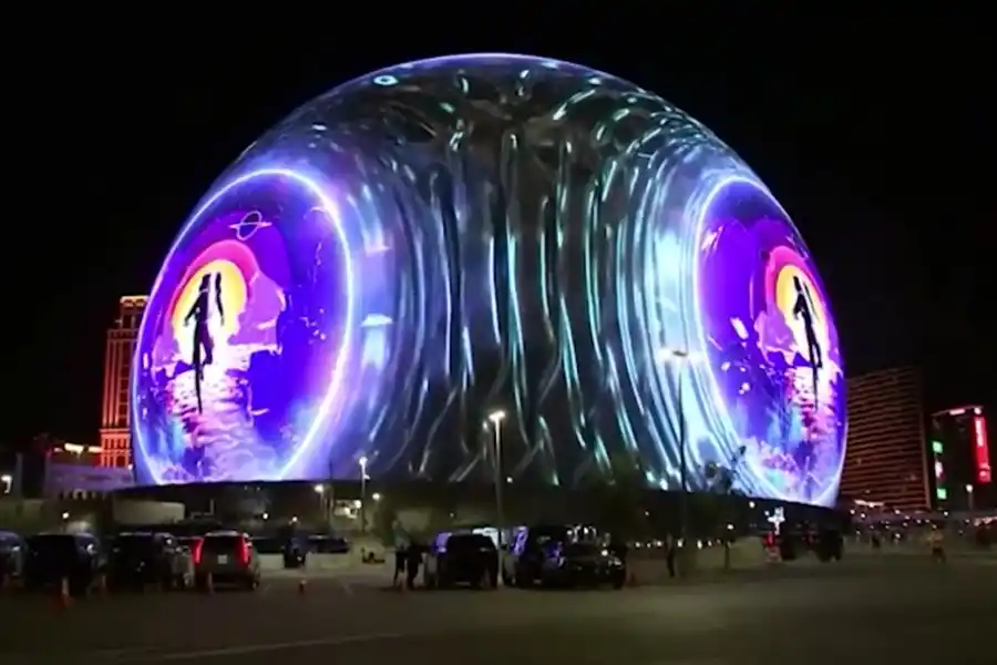 Cómo es el estadio esférico futurista que inaguró U2 en Las Vegas