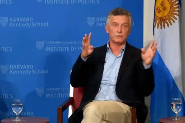 El error en la presentación a Mauricio Macri en Harvard y la irónica respuesta del ex presidente: “Le mando un saludo a Maduro”