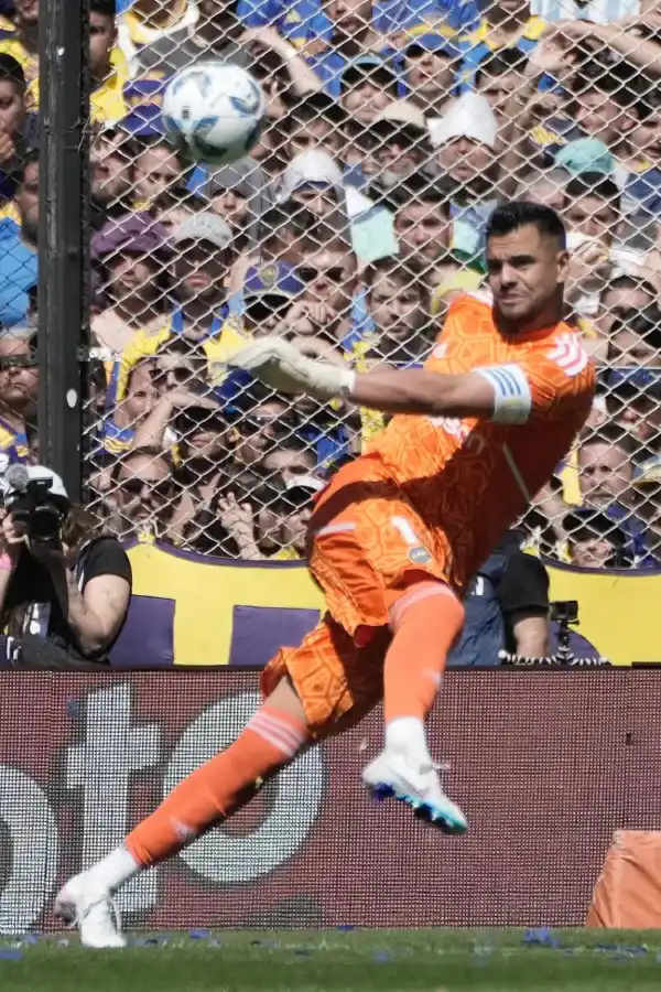 El primer entrenador de arqueros de Sergio Romero palpitó la semifinal con Palmeiras: Te obliga a errarlos