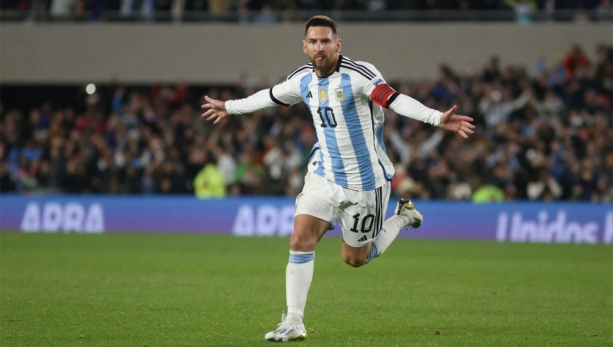 SIEMPRE ESTÁ. Pese a que se desconoce si podrá jugar debido a sus dolencias físicas, Lionel Messi fue convocado por Lionel Scaloni para las Eliminatorias.