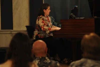 Lidia Hortt y sus dos pasiones, la medicina y la música clásica
