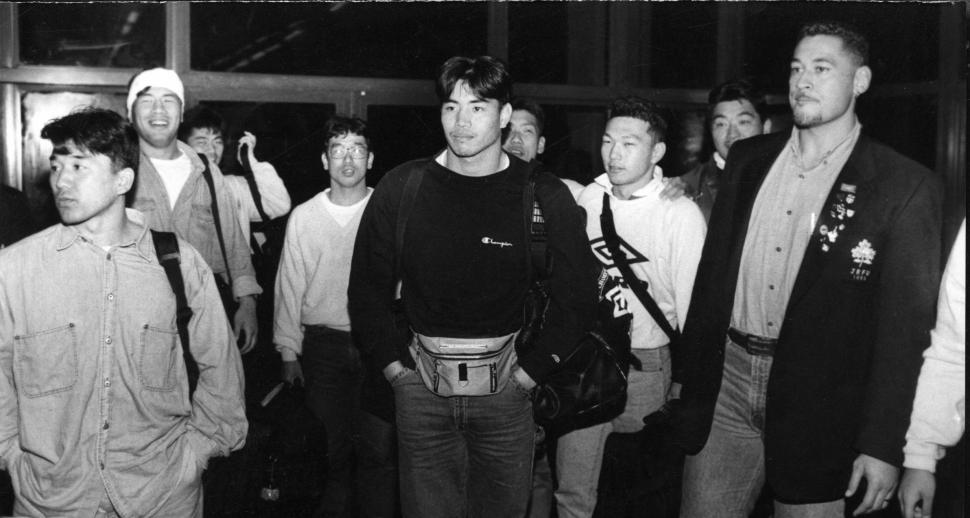 BIENVENIDA. Los japoneses en su llegada al aeropuerto Benjamín Matienzo.