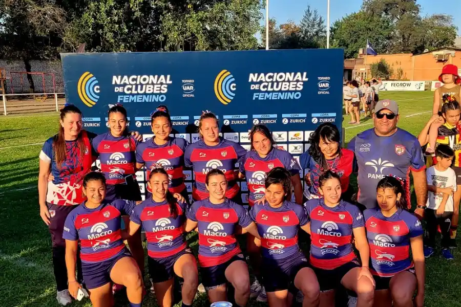 EN EL PODIO. Gran actuación de Aguará Guazú, de Aguilares.