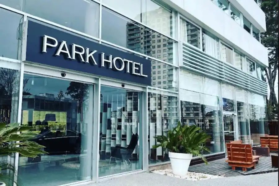 Punta del Este suma conectividad aérea con Argentina y oferta hotelera