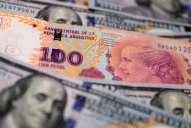 El dólar blue bajó más de $100 en una semana y quedó cerca de los $900