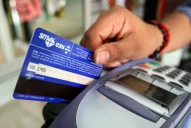 Tarjetas de crédito: conocé cómo impacta la suba de tasas en el interés por las cuotas y en el pago mínimo