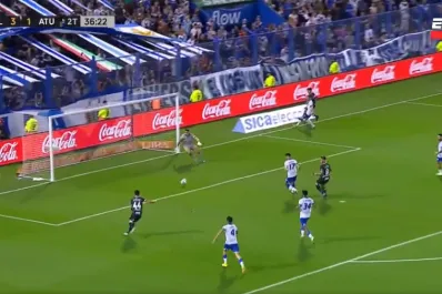 Video: el increíble gol que se perdió Atlético Tucumán y que podría haber cambiado el rumbo del partido