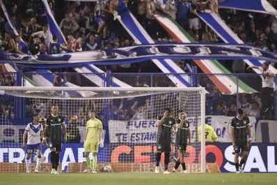 Vélez tomó aire al aprovecharse de un Atlético desconocido