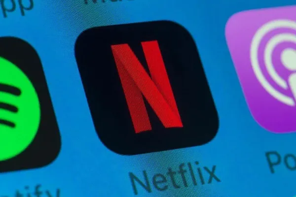 Cuánto costarán las suscripciones de Netflix y Spotify con los nuevos impuestos al dólar