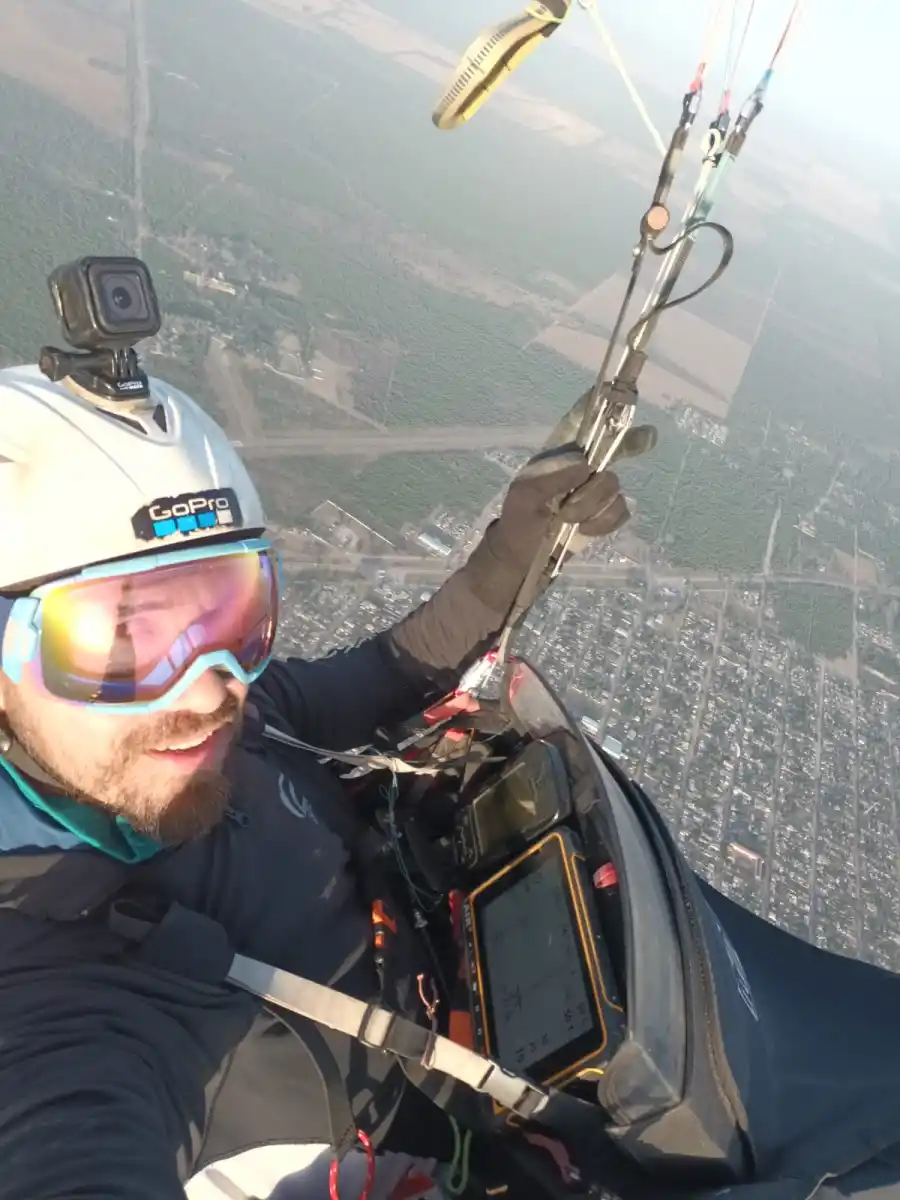 Lucero, sobrevolando Frías