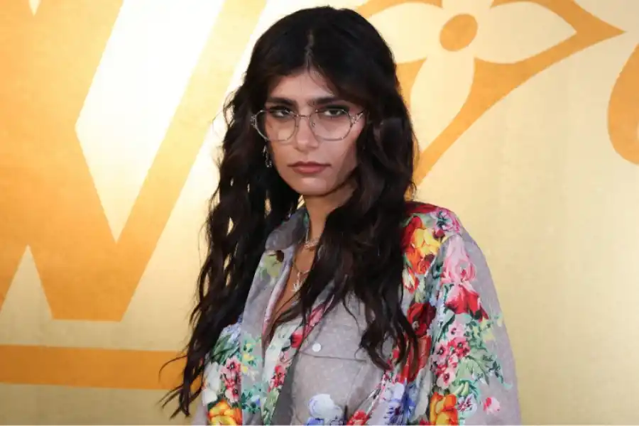 Mia Khalifa.