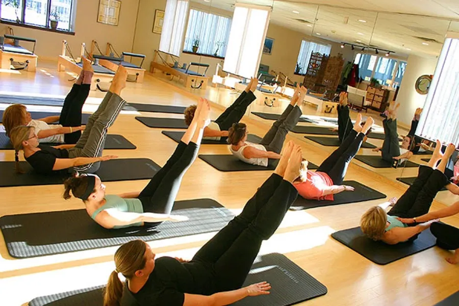 Yoga o pilates: qué disciplina se adapta mejor a vos