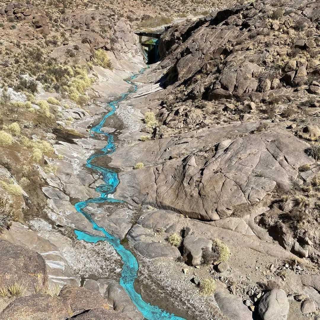 Vacaciones 2023/24: cómo llegar al río de aguas turquesas que está escondido entre Tucumán y Catamarca