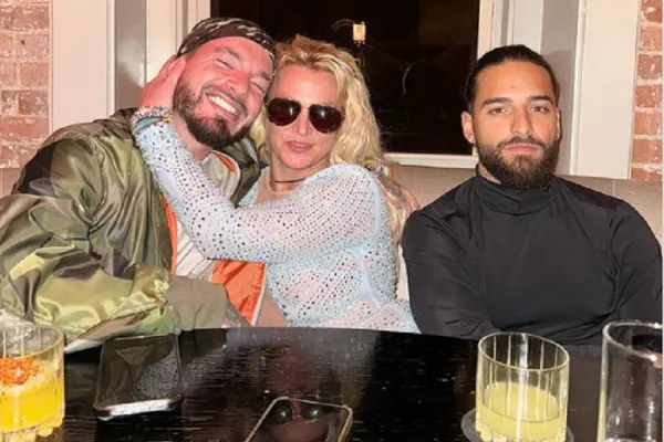 Britney Spears se sacó una foto con Maluma y J Balvin y luego aseguró que no sabía quiénes eran