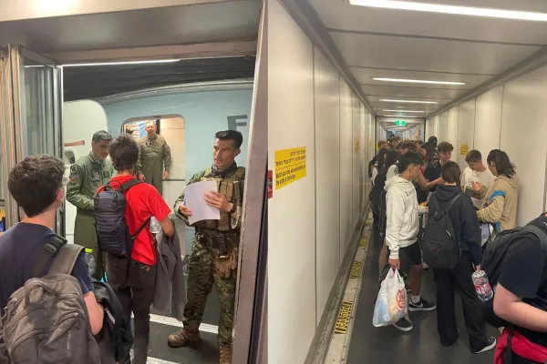 Trece adolescentes tucumanos que estaban en Israel partieron hoy de regreso: Ha sido durísimo