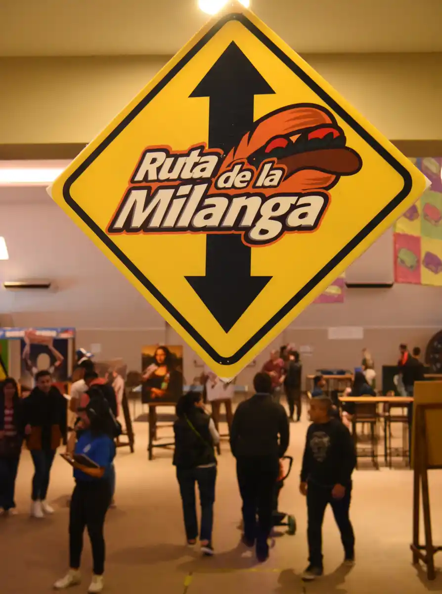 EL INICIO DEL CAMINO. El acceso al sector de juegos y actividades.