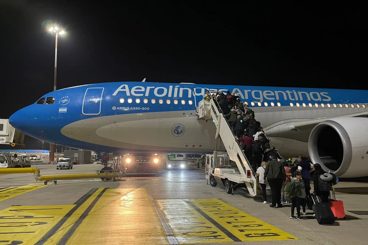 Regresa a Argentina el primer avión de repatriados de Israel
