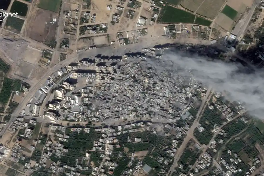 DESDE EL AIRE. Una imagen satelital muestra la zona de Beit Hanoun, al norte de Gaza, reducida a escombros.