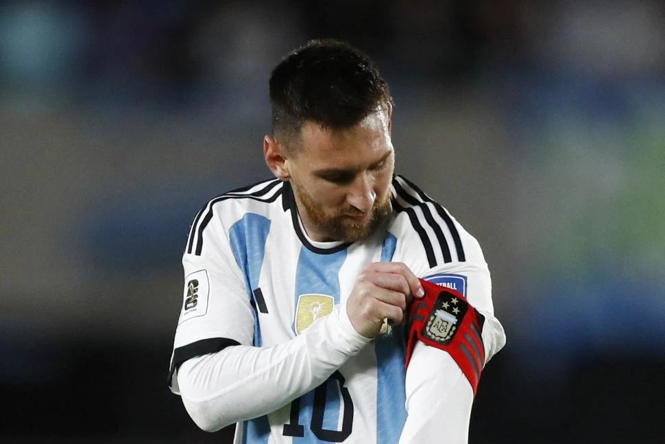 CON LA CINTA DE CAPITÁN DESDE EL ARRANQUE. Messi será titular porque no muestra problemas físicos. 