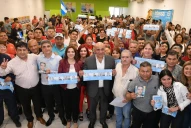 En una reunión con trabajadores farmacéuticos, Manzur pidió el voto para Sergio Massa
