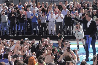 En el día de la lealtad, el peronismo busca un nuevo líder