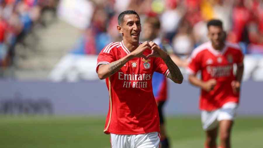 ACTIVO. En Benfica, Fideo sigue jugando a buen nivel.