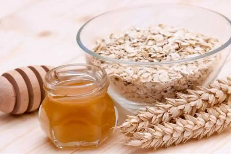 Avena y miel, una buena combinación para consumir en ayunas.