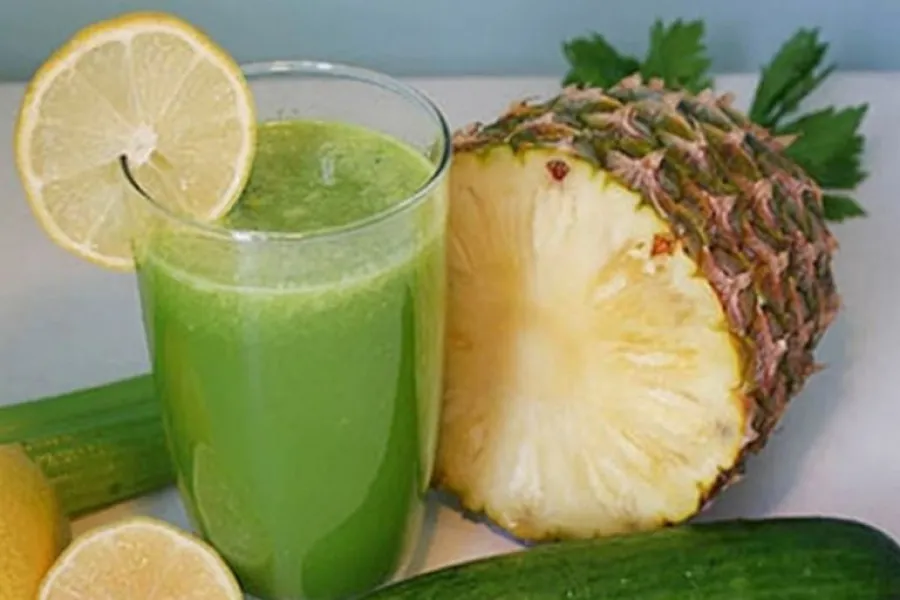 Batido de pepino y ananá.