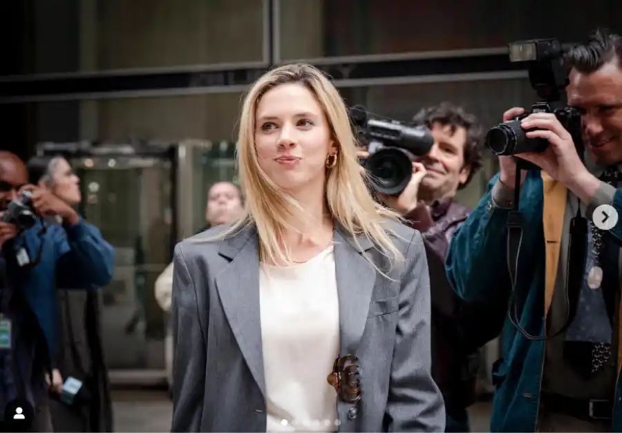 El broche en el saco de 