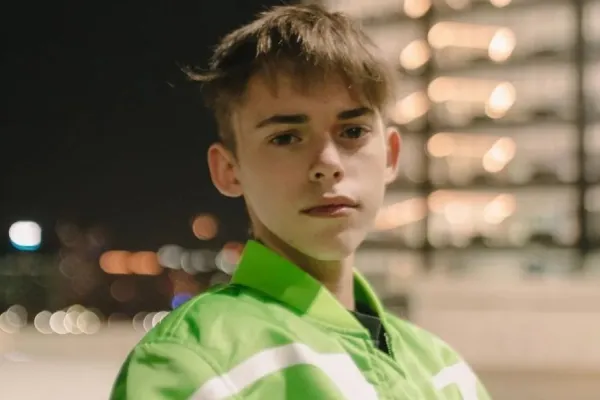 El increíble cambio físico de Felipe, el hijo de Ricardo Fort