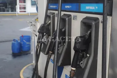 Cuál es la razón detrás de la falta de combustibles en distintas estaciones de servicio