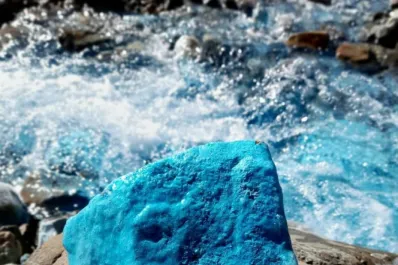 Vacaciones 2026: cómo explorar el Arroyo Azul, un paraíso escondido entre los cerros